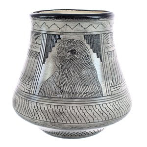 Native American Navajo Eagle Hand Crafted Pottery JX123546